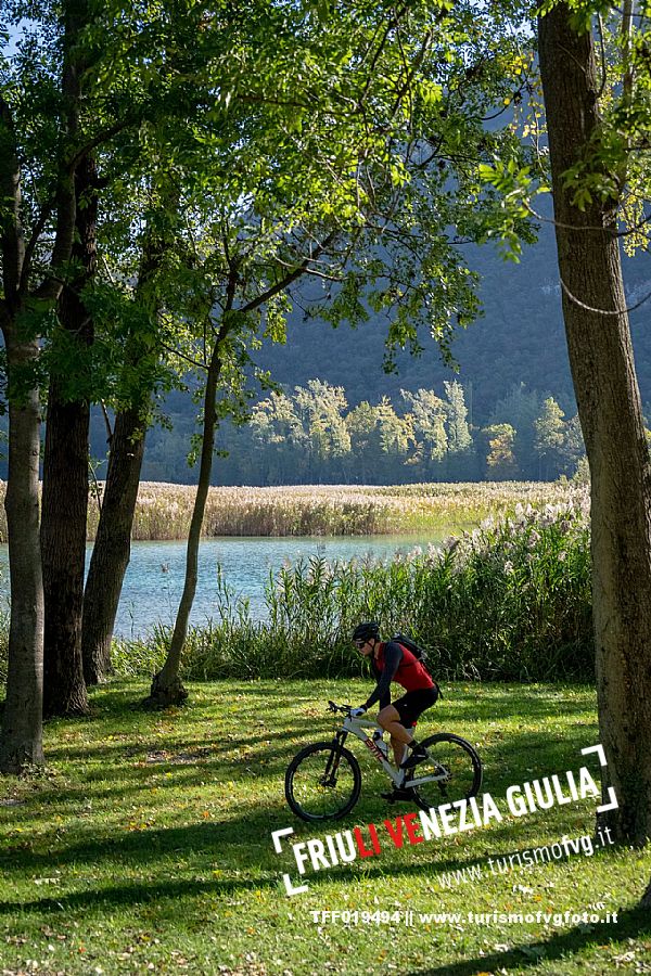 Lago di Cavazzo o dei Tre Comuni