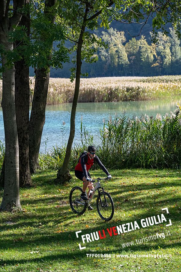 Lago di Cavazzo o dei Tre Comuni