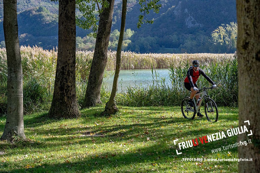 Lago di Cavazzo o dei Tre Comuni