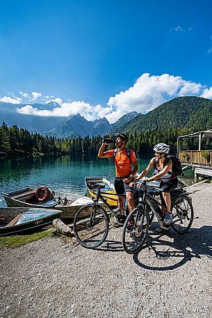 Alpe Adria cycle path - Finanziato dal Fondo europeo di sviluppo regionale e Interreg V-A Italia-Austria 2014-2020 progetto BIKE NAT