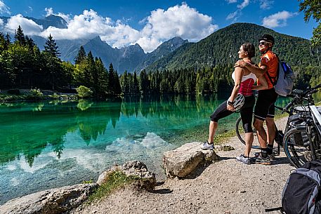 Alpe Adria cycle path - Finanziato dal Fondo europeo di sviluppo regionale e Interreg V-A Italia-Austria 2014-2020 progetto BIKE NAT