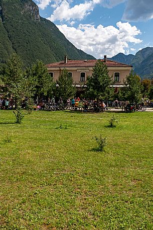 Alpe Adria cycle path - Tarvisio-Venzone-Finanziato dal Fondo europeo di sviluppo regionale e Interreg V-A Italia-Austria 2014-2020 progetto BIKE NAT Alpe Adria cycle path - Tarvisio-Venzone-Finanziato dal Fondo europeo di sviluppo regionale e Interreg V-A Italia-Austria 2014-2020 progetto BIKE NAT