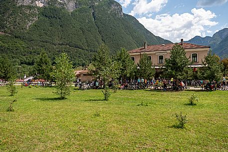 Alpe Adria cycle path - Tarvisio-Venzone-Finanziato dal Fondo europeo di sviluppo regionale e Interreg V-A Italia-Austria 2014-2020 progetto BIKE NAT Alpe Adria cycle path - Tarvisio-Venzone-Finanziato dal Fondo europeo di sviluppo regionale e Interreg V-A Italia-Austria 2014-2020 progetto BIKE NAT