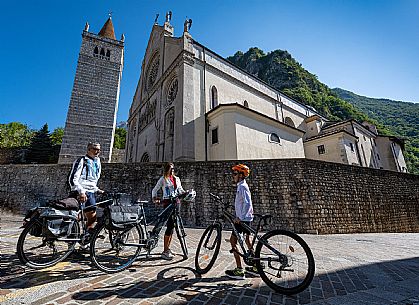 Alpe Adria cycle path - Venzone-Udine-Finanziato dal Fondo europeo di sviluppo regionale e Interreg V-A Italia-Austria 2014-2020 progetto BIKE NAT Alpe Adria cycle path - Venzone-Udine-Finanziato dal Fondo europeo di sviluppo regionale e Interreg V-A Italia-Austria 2014-2020 progetto BIKE NAT