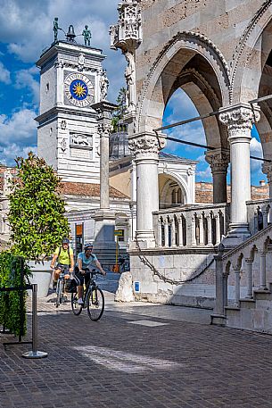 Alpe Adria cycle path - Venzone-Udine-Finanziato dal Fondo europeo di sviluppo regionale e Interreg V-A Italia-Austria 2014-2020 progetto BIKE NAT Alpe Adria cycle path - Venzone-Udine-Finanziato dal Fondo europeo di sviluppo regionale e Interreg V-A Italia-Austria 2014-2020 progetto BIKE NAT