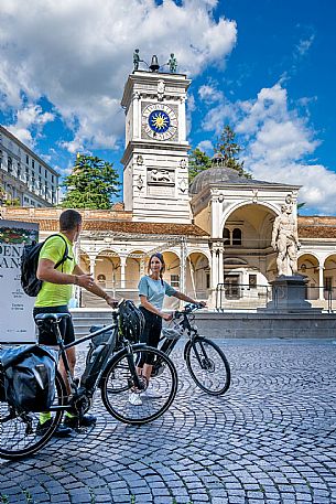 Alpe Adria cycle path - Venzone-Udine-Finanziato dal Fondo europeo di sviluppo regionale e Interreg V-A Italia-Austria 2014-2020 progetto BIKE NAT Alpe Adria cycle path - Venzone-Udine-Finanziato dal Fondo europeo di sviluppo regionale e Interreg V-A Italia-Austria 2014-2020 progetto BIKE NAT