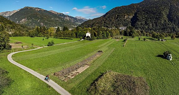Alpe Adria cycle path - Carnia-Paluzza-Finanziato dal Fondo europeo di sviluppo regionale e Interreg V-A Italia-Austria 2014-2020 progetto BIKE NAT Alpe Adria cycle path - Carnia-Paluzza-Finanziato dal Fondo europeo di sviluppo regionale e Interreg V-A Italia-Austria 2014-2020 progetto BIKE NAT