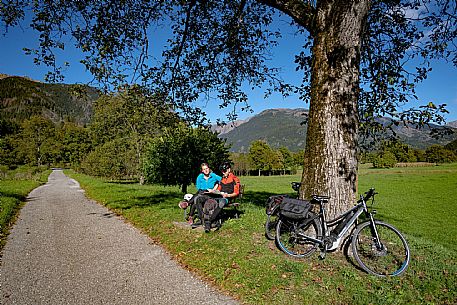 Alpe Adria cycle path - Carnia-Paluzza-Finanziato dal Fondo europeo di sviluppo regionale e Interreg V-A Italia-Austria 2014-2020 progetto BIKE NAT Alpe Adria cycle path - Carnia-Paluzza-Finanziato dal Fondo europeo di sviluppo regionale e Interreg V-A Italia-Austria 2014-2020 progetto BIKE NAT