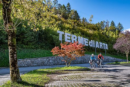 Alpe Adria cycle path - Carnia-Paluzza-Finanziato dal Fondo europeo di sviluppo regionale e Interreg V-A Italia-Austria 2014-2020 progetto BIKE NAT Alpe Adria cycle path - Carnia-Paluzza-Finanziato dal Fondo europeo di sviluppo regionale e Interreg V-A Italia-Austria 2014-2020 progetto BIKE NAT