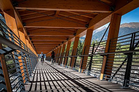 Alpe Adria cycle path - Carnia-Paluzza-Finanziato dal Fondo europeo di sviluppo regionale e Interreg V-A Italia-Austria 2014-2020 progetto BIKE NAT Alpe Adria cycle path - Carnia-Paluzza-Finanziato dal Fondo europeo di sviluppo regionale e Interreg V-A Italia-Austria 2014-2020 progetto BIKE NAT