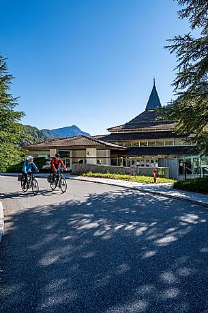 Alpe Adria cycle path - Carnia-Paluzza-Finanziato dal Fondo europeo di sviluppo regionale e Interreg V-A Italia-Austria 2014-2020 progetto BIKE NAT Alpe Adria cycle path - Carnia-Paluzza-Finanziato dal Fondo europeo di sviluppo regionale e Interreg V-A Italia-Austria 2014-2020 progetto BIKE NAT