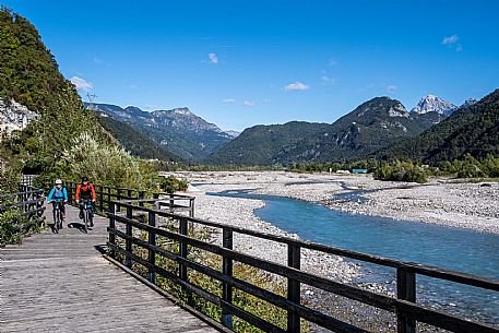 Alpe Adria cycle path - Carnia-Paluzza-Finanziato dal Fondo europeo di sviluppo regionale e Interreg V-A Italia-Austria 2014-2020 progetto BIKE NAT