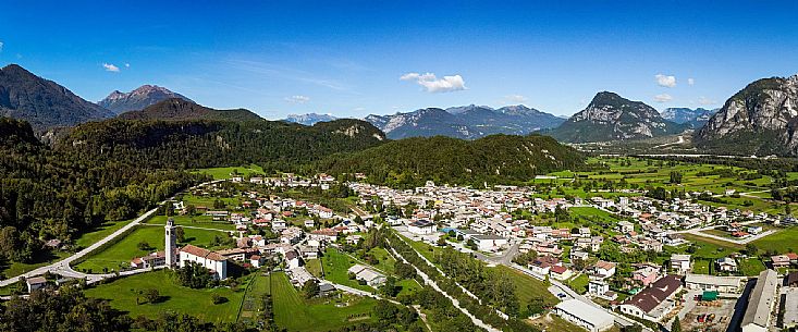 Alpe Adria cycle path - Diramazione Pioverno-Cavazzo- Finanziato dal Fondo europeo di sviluppo regionale e Interreg V-A Italia-Austria 2014-2020 progetto BIKE NAT Alpe Adria cycle path - Diramazione Pioverno-Cavazzo- Finanziato dal Fondo europeo di sviluppo regionale e Interreg V-A Italia-Austria 2014-2020 progetto BIKE NAT