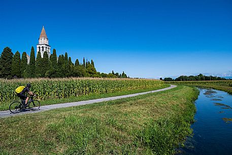 Alpe Adria cycle path - Udine-Grado-Finanziato dal Fondo europeo di sviluppo regionale e Interreg V-A Italia-Austria 2014-2020 progetto BIKE NAT