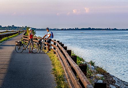 Alpe Adria cycle path - Udine-Grado-Finanziato dal Fondo europeo di sviluppo regionale e Interreg V-A Italia-Austria 2014-2020 progetto BIKE NAT