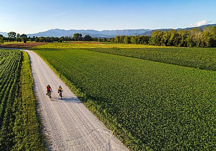 Alpe Adria cycle path - Udine-Cividale-Finanziato dal Fondo europeo di sviluppo regionale e Interreg V-A Italia-Austria 2014-2020 progetto BIKE NAT