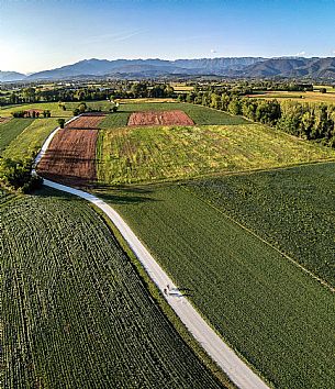 Alpe Adria cycle path - Udine-Cividale-Finanziato dal Fondo europeo di sviluppo regionale e Interreg V-A Italia-Austria 2014-2020 progetto BIKE NAT