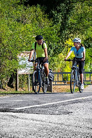 Alpe Adria cycle path - Udine-Cividale-Finanziato dal Fondo europeo di sviluppo regionale e Interreg V-A Italia-Austria 2014-2020 progetto BIKE NAT