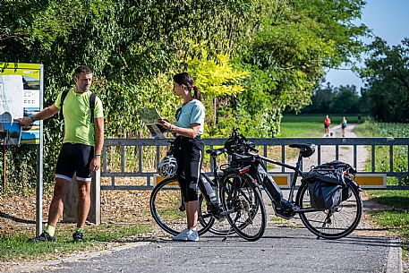 Alpe Adria cycle path - Udine-Cividale-Finanziato dal Fondo europeo di sviluppo regionale e Interreg V-A Italia-Austria 2014-2020 progetto BIKE NAT