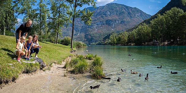 Lago di Cavazzo o dei Tre Comuni