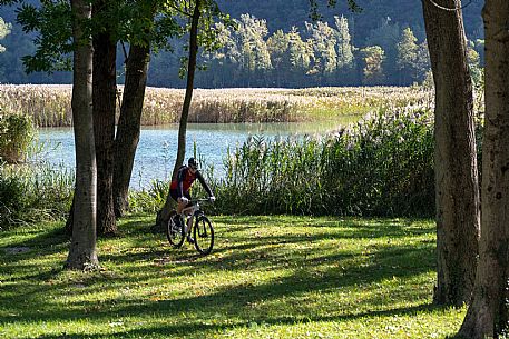 Lago di Cavazzo o dei Tre Comuni