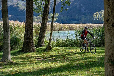 Lago di Cavazzo o dei Tre Comuni