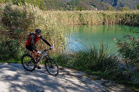 Lago di Cavazzo o dei Tre Comuni