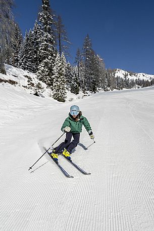 Skiing on the Varmost