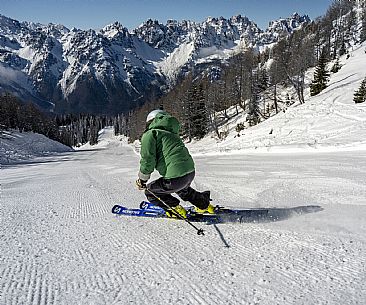 Skiing on the Varmost