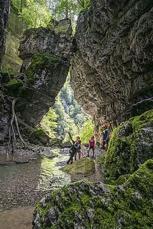 Excursion to the Forra del Vinadia - Lauco. First stretch of path (the easiest technically) with departure and arrival in Vinaio Excursion to the Forra del Vinadia - Lauco. First stretch of path (the easiest technically) with departure and arrival in Vinaio