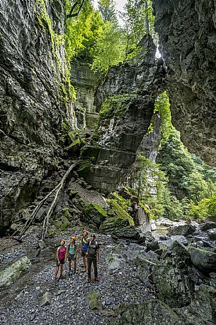 Excursion to the Forra del Vinadia - Lauco. First stretch of path (the easiest technically) with departure and arrival in Vinaio Excursion to the Forra del Vinadia - Lauco. First stretch of path (the easiest technically) with departure and arrival in Vinaio