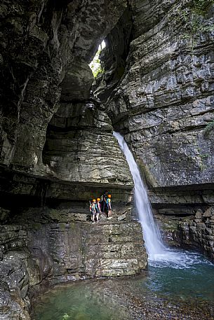 Excursion to the Forra del Vinadia - Lauco. First stretch of path (the easiest technically) with departure and arrival in Vinaio Excursion to the Forra del Vinadia - Lauco. First stretch of path (the easiest technically) with departure and arrival in Vinaio