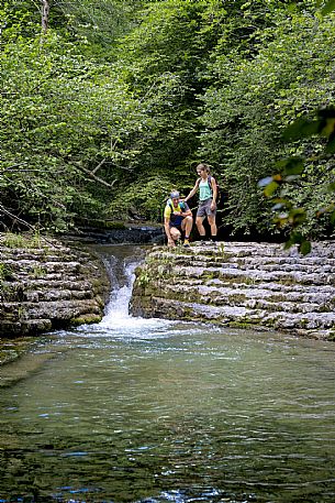 Excursion to the Forra del Vinadia - Lauco. First stretch of path (the easiest technically) with departure and arrival in Vinaio Excursion to the Forra del Vinadia - Lauco. First stretch of path (the easiest technically) with departure and arrival in Vinaio