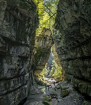 Excursion to the Forra del Vinadia - Lauco. First stretch of path (the easiest technically) with departure and arrival in Vinaio Excursion to the Forra del Vinadia - Lauco. First stretch of path (the easiest technically) with departure and arrival in Vinaio