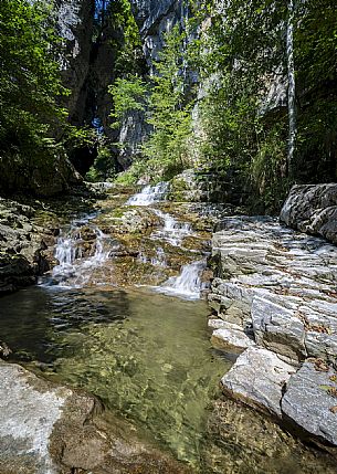 Excursion to the Forra del Vinadia - Lauco. First stretch of path (the easiest technically) with departure and arrival in Vinaio Excursion to the Forra del Vinadia - Lauco. First stretch of path (the easiest technically) with departure and arrival in Vinaio