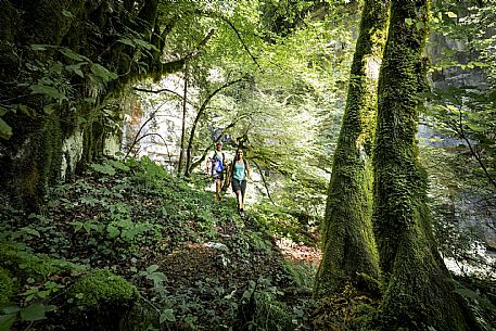 Excursion to the Forra del Vinadia - Lauco. First stretch of path (the easiest technically) with departure and arrival in Vinaio Excursion to the Forra del Vinadia - Lauco. First stretch of path (the easiest technically) with departure and arrival in Vinaio