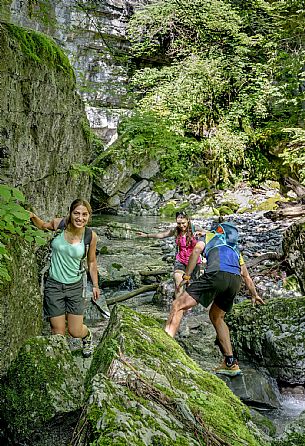 Excursion to the Forra del Vinadia - Lauco. First stretch of path (the easiest technically) with departure and arrival in Vinaio Excursion to the Forra del Vinadia - Lauco. First stretch of path (the easiest technically) with departure and arrival in Vinaio