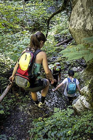 Excursion to the Forra del Vinadia - Lauco. First stretch of path (the easiest technically) with departure and arrival in Vinaio Excursion to the Forra del Vinadia - Lauco. First stretch of path (the easiest technically) with departure and arrival in Vinaio