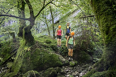 Excursion to the Forra del Vinadia - Lauco. First stretch of path (the easiest technically) with departure and arrival in Vinaio Excursion to the Forra del Vinadia - Lauco. First stretch of path (the easiest technically) with departure and arrival in Vinaio