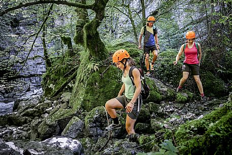 Excursion to the Forra del Vinadia - Lauco. First stretch of path (the easiest technically) with departure and arrival in Vinaio Excursion to the Forra del Vinadia - Lauco. First stretch of path (the easiest technically) with departure and arrival in Vinaio
