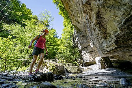 Excursion to the Forra del Vinadia - Lauco. First stretch of path (the easiest technically) with departure and arrival in Vinaio Excursion to the Forra del Vinadia - Lauco. First stretch of path (the easiest technically) with departure and arrival in Vinaio