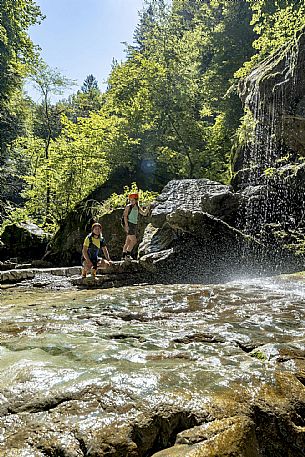 Excursion to the Forra del Vinadia - Lauco. First stretch of path (the easiest technically) with departure and arrival in Vinaio Excursion to the Forra del Vinadia - Lauco. First stretch of path (the easiest technically) with departure and arrival in Vinaio