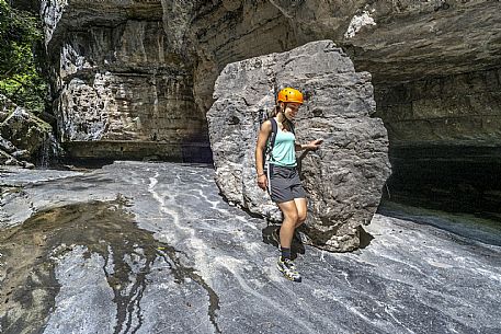 Excursion to the Forra del Vinadia - Lauco. First stretch of path (the easiest technically) with departure and arrival in Vinaio Excursion to the Forra del Vinadia - Lauco. First stretch of path (the easiest technically) with departure and arrival in Vinaio