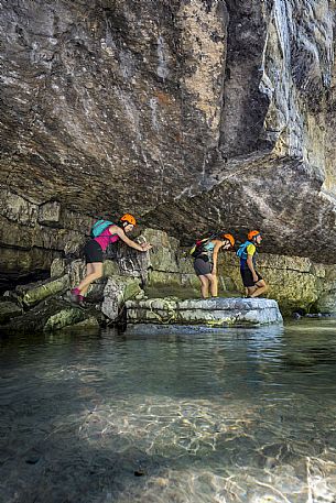 Excursion to the Forra del Vinadia - Lauco. First stretch of path (the easiest technically) with departure and arrival in Vinaio Excursion to the Forra del Vinadia - Lauco. First stretch of path (the easiest technically) with departure and arrival in Vinaio
