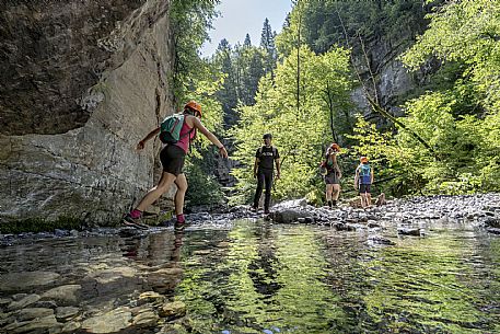 Excursion to the Forra del Vinadia - Lauco. First stretch of path (the easiest technically) with departure and arrival in Vinaio Excursion to the Forra del Vinadia - Lauco. First stretch of path (the easiest technically) with departure and arrival in Vinaio