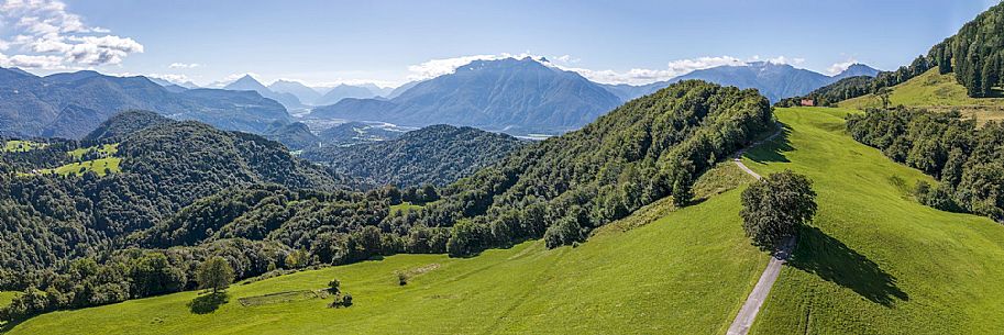 Panoramic view towards Val Tagliamento from the Conca di Pani ring - Carnia Panoramic view towards Val Tagliamento from the Conca di Pani ring - Carnia