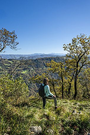 Tribil Meadows in Autumn
Walking along the path and admiring the view towards the Judrio valley.
