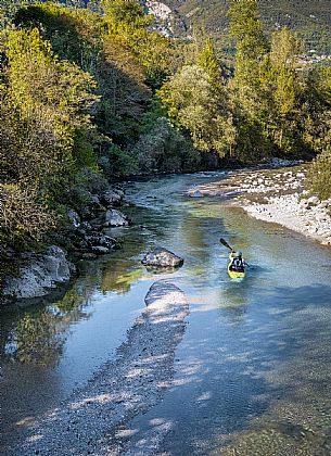 Canoeing, kayaking, and packraft activities on the river in the Pinzano al Tagliamento area, near the confluence of the Arzino and Tagliamanto rivers.