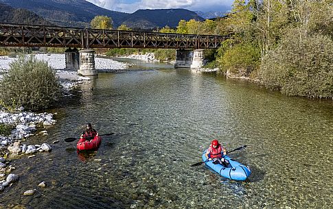 Canoeing, kayaking, and packraft activities on the river in the Pinzano al Tagliamento area, near the confluence of the Arzino and Tagliamanto rivers.