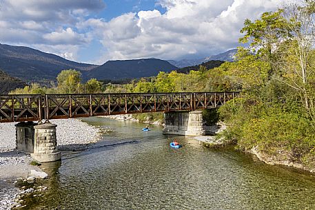 Canoeing, kayaking, and packraft activities on the river in the Pinzano al Tagliamento area, near the confluence of the Arzino and Tagliamanto rivers.